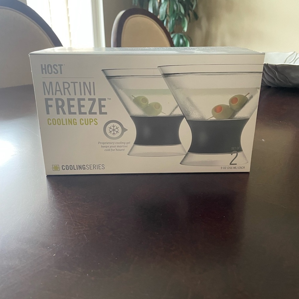 Host White and Black Bar Accessories Set